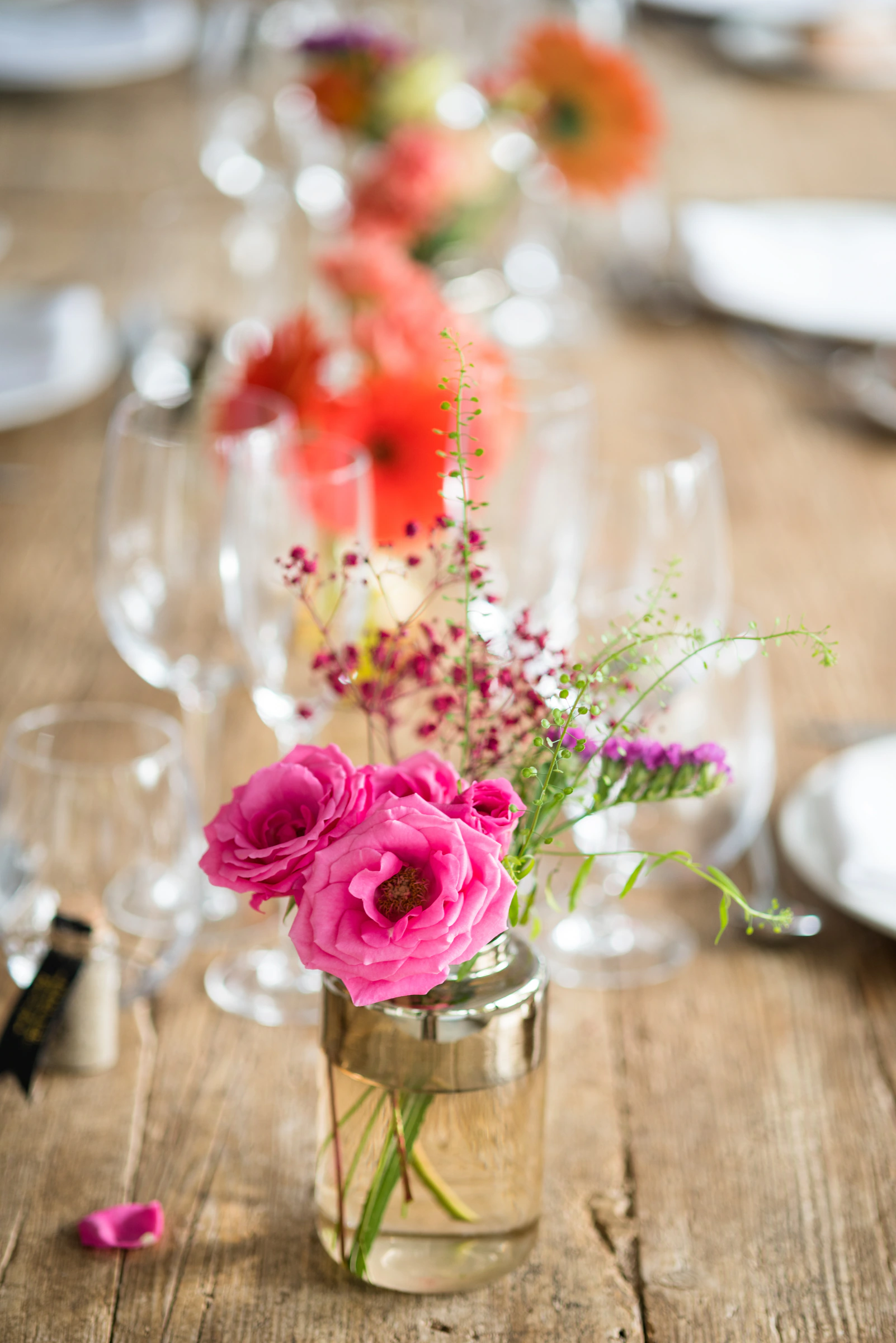 Colourful open-air dinner at Ana and Ryan’s seaside wedding in Ibiza