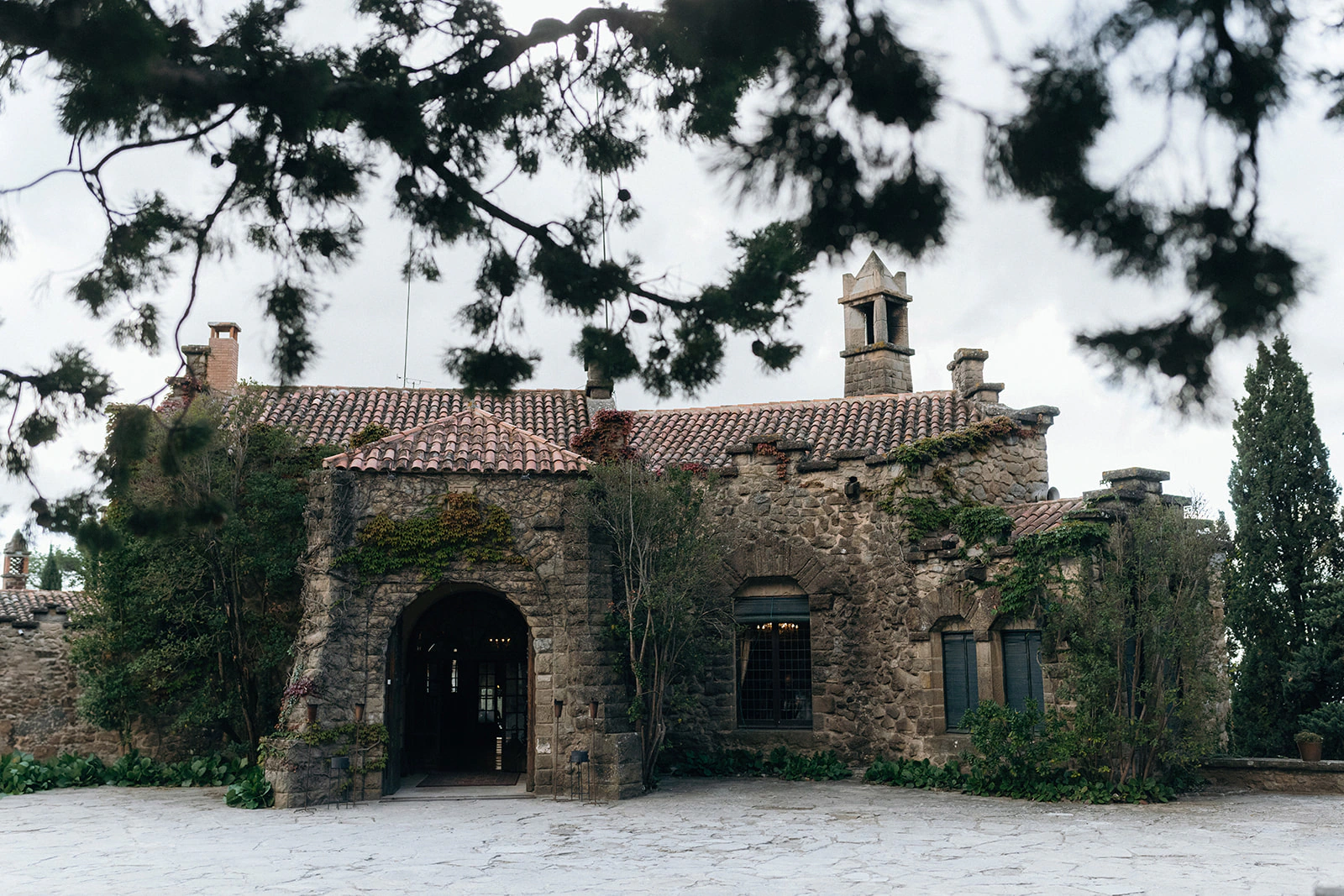 Chris and Emily's real wedding in Barcelona, photograph 1