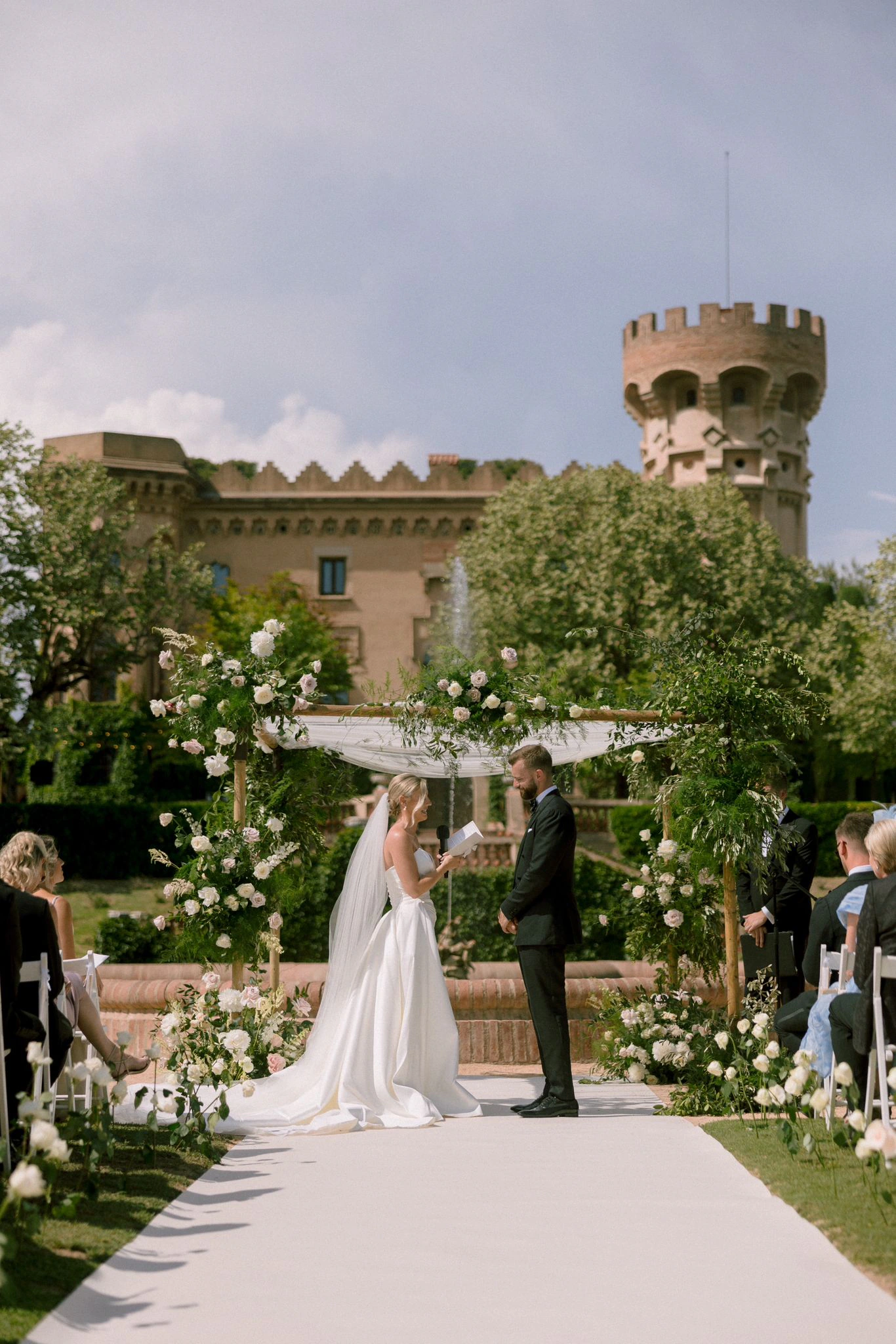 Darrelle and Ben's real wedding in Barcelona, photograph 11