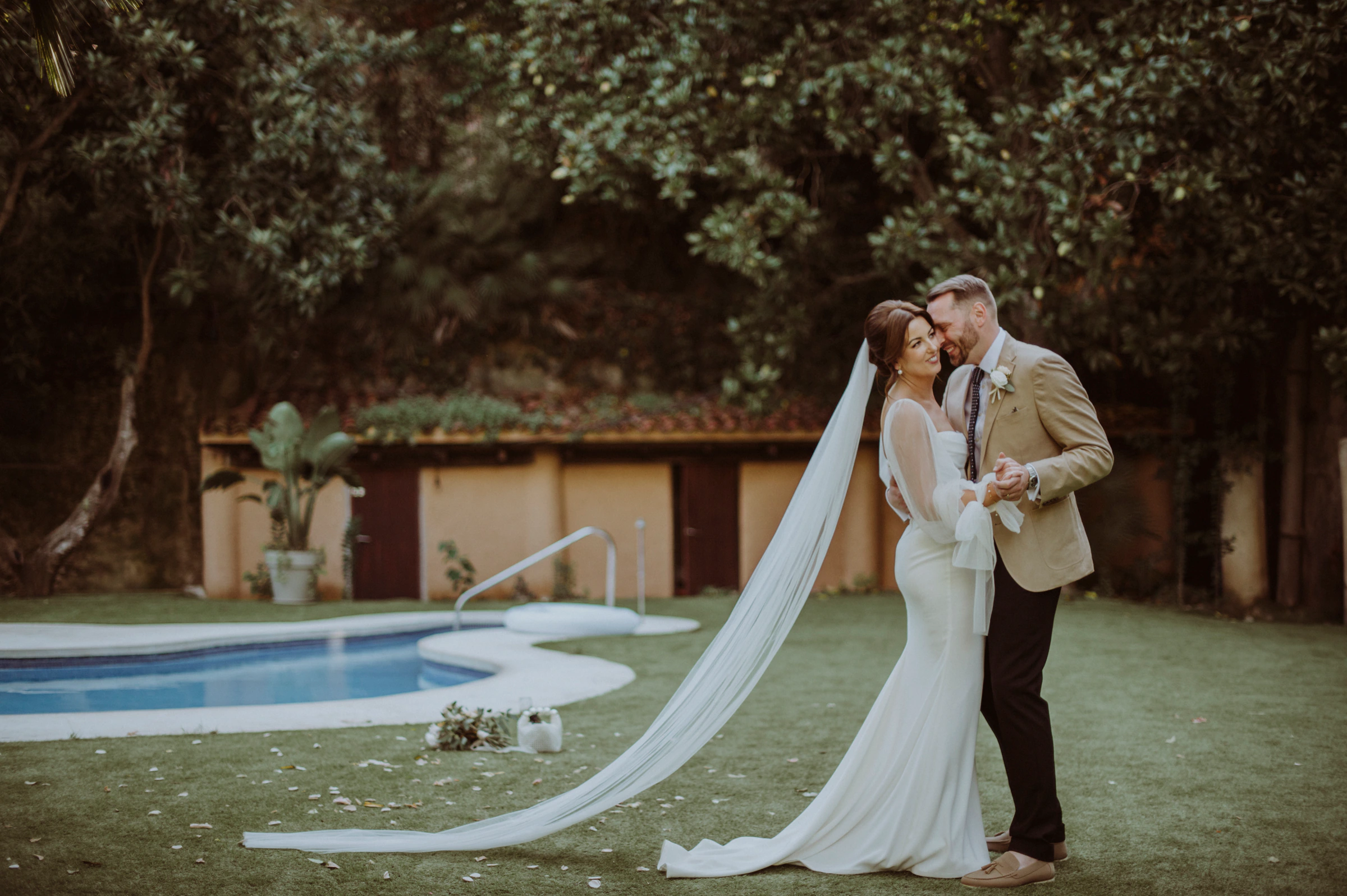 Fiona and James's real wedding in Sitges, photograph 16