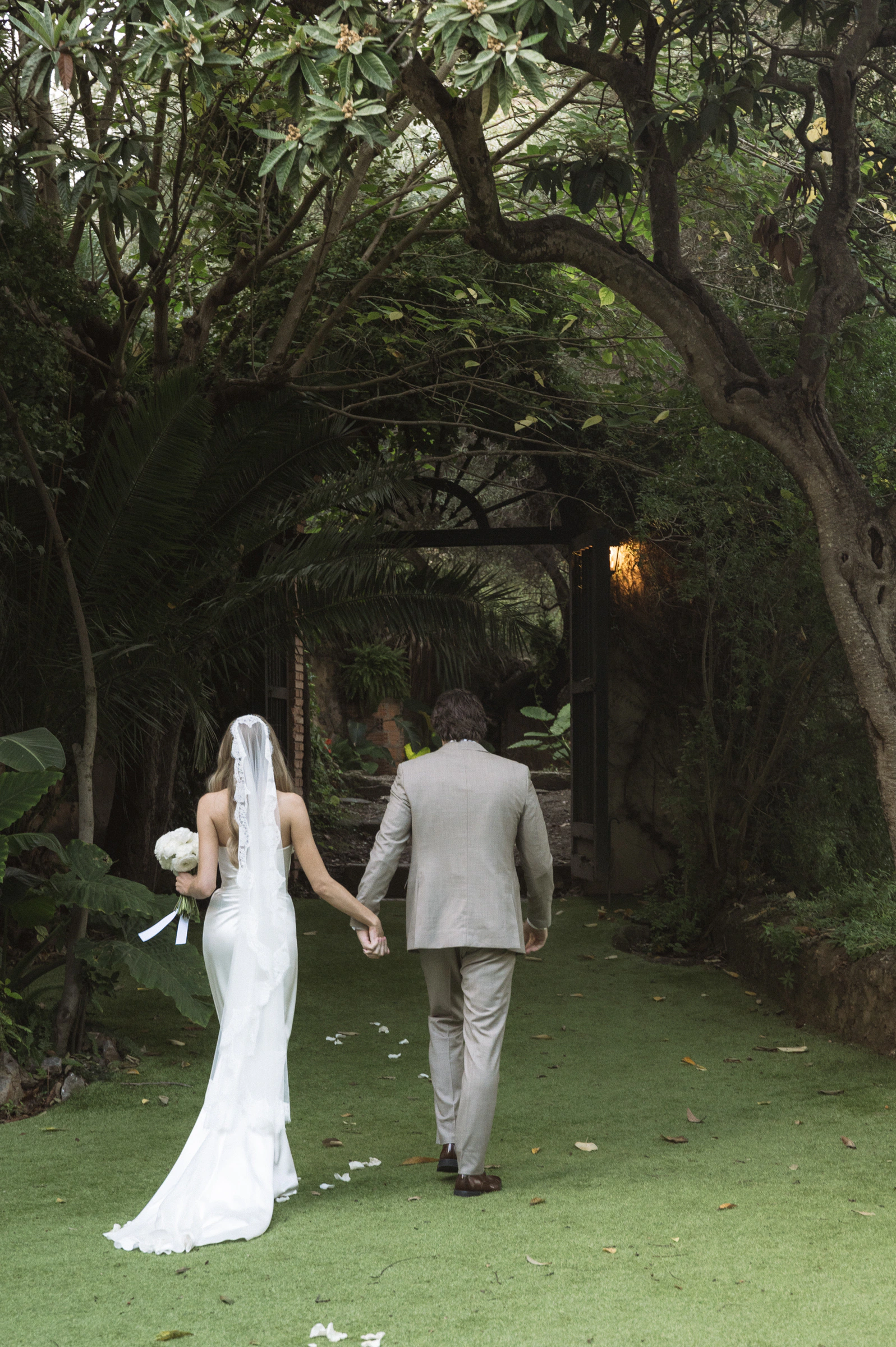 Grayson and Max's real wedding in Sitges, photograph 17