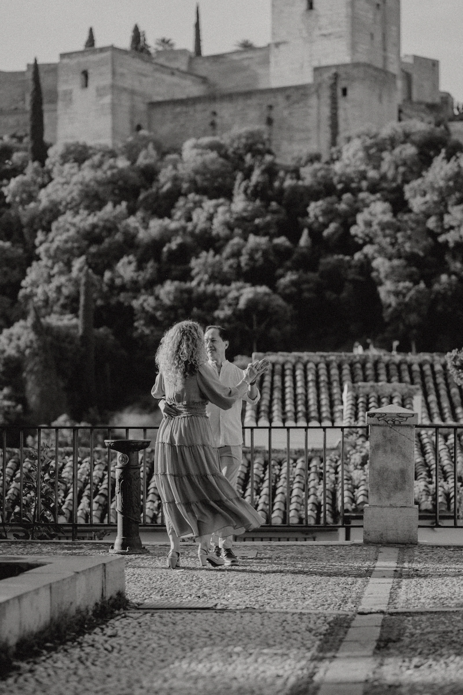Guillermo and Danielle's pre-wedding session in Granada, photograph 5