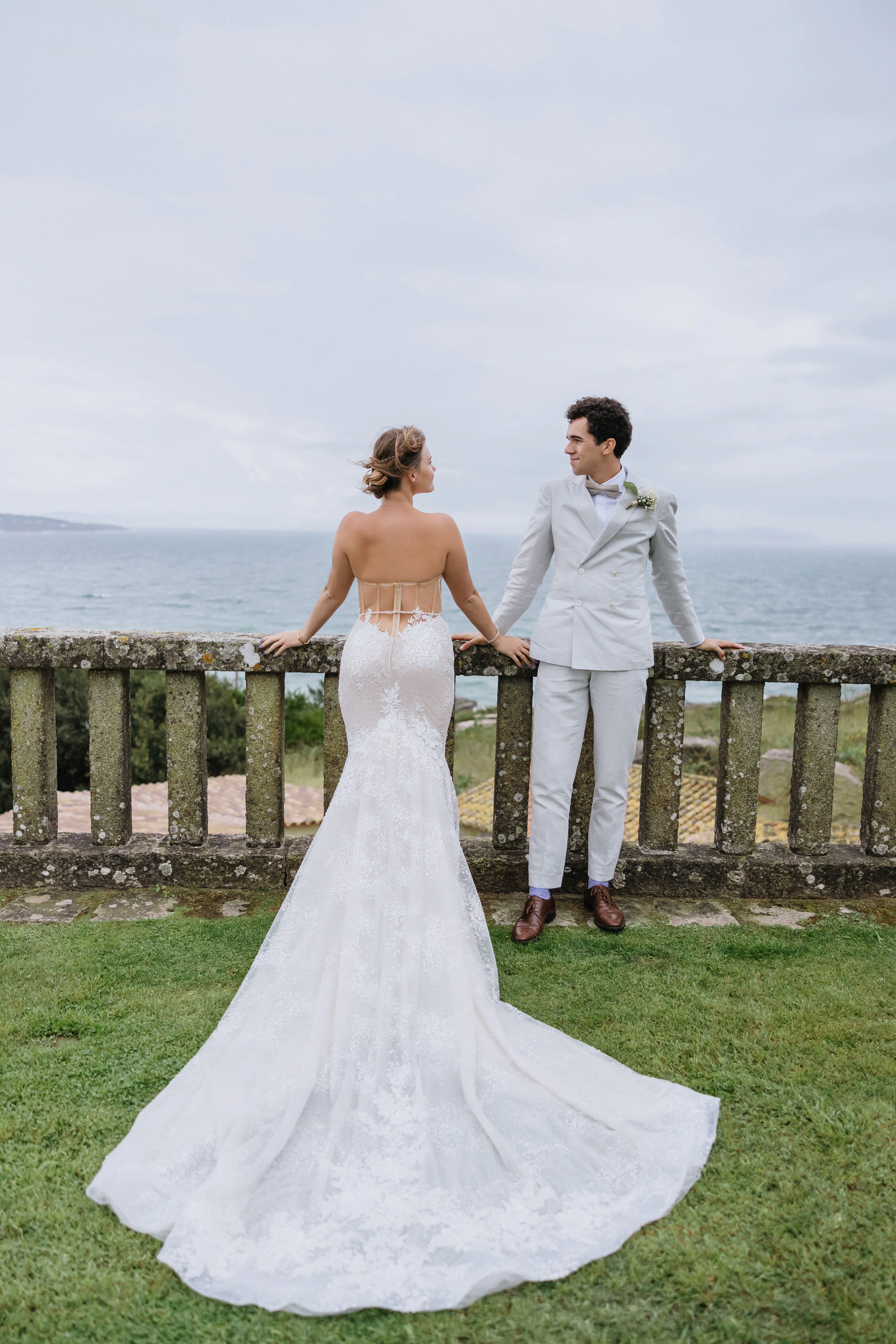 Melanie and Elliot's real wedding in Galicia, photograph 9
