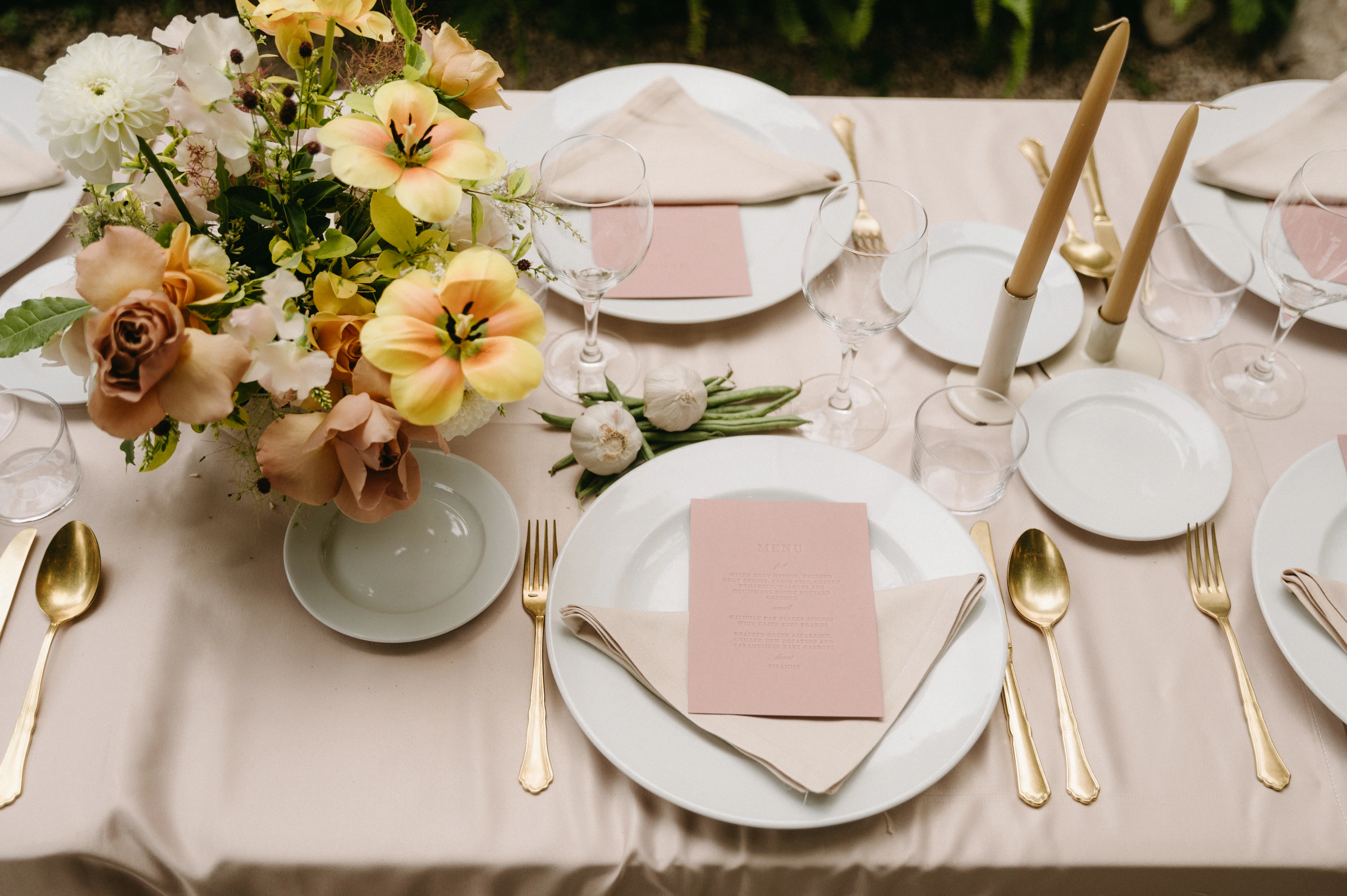 Blush place setting from Rachel and Michael's Sitges wedding