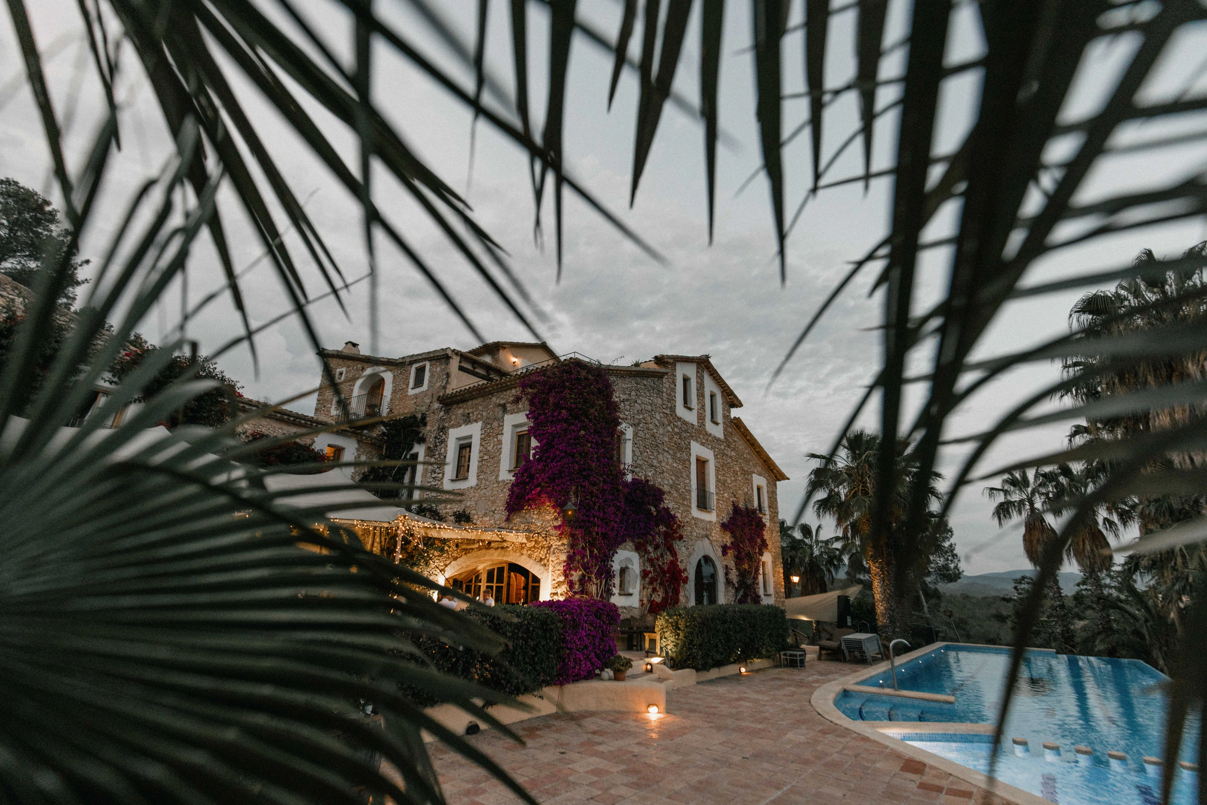 Samantha and Barry's real wedding in Sitges, photograph 7