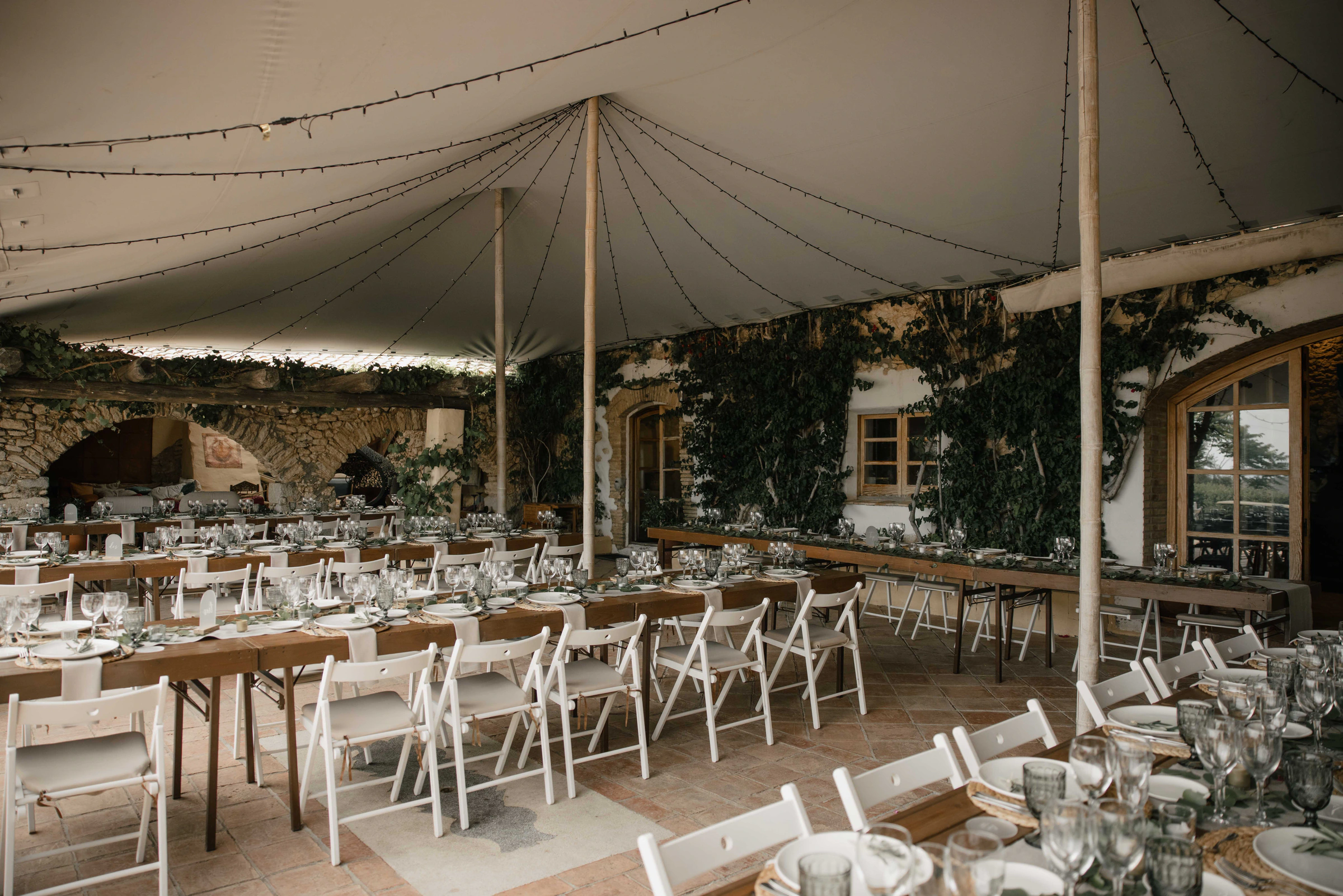 Samantha and Barry's real wedding in Sitges, photograph 4